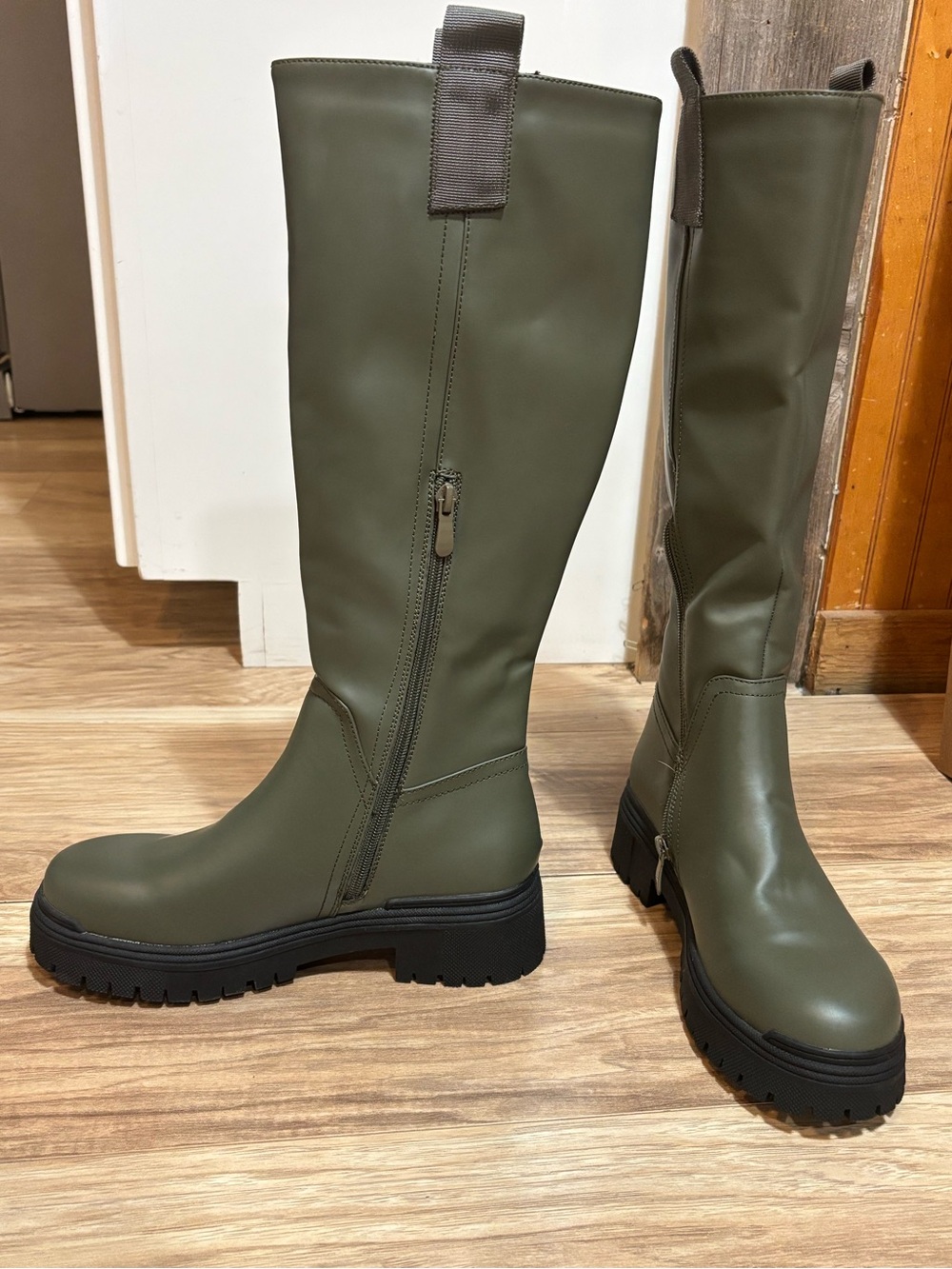 Emmshu by Coolway Drops Kaki Olive Green Tall Combat Boots Size 7"